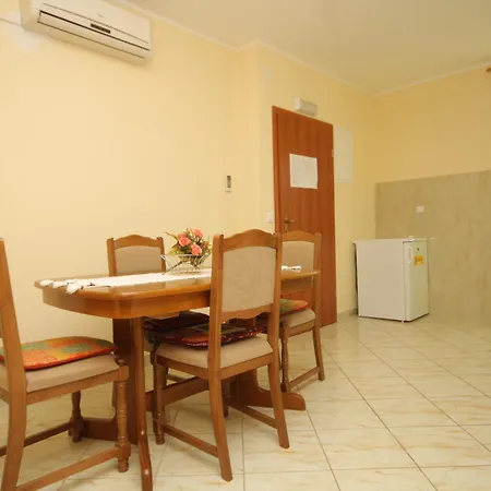 דירה With A Parking Space Cavtat, Dubrovnik - 8965 קאבטאט